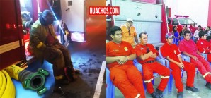 Dulce consuelo para los bomberitos de Ica, a falta de agua le regalan ropa nueva Dulce consuelo para los bomberitos de Ica, a falta de agua le regalan ropa nueva