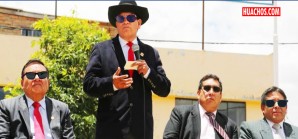 Ahora que se va, Clodo y sus amigos suplican al pueblo luchar contra la corrupción Ahora que se va, Clodo y sus amigos suplican al pueblo luchar contra la corrupción