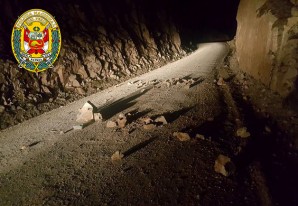 Cebo de cuatro encapuchados para cometer su fechoría en la solitaria carretera Cebo de cuatro encapuchados para cometer su fechoría en la solitaria carretera