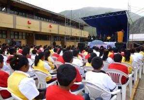 La educación de 100 privilegiados huancavelicanos son financiados con fondos públicos La educación de 100 privilegiados huancavelicanos son financiados con fondos públicos
