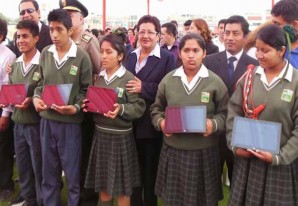 El gobierno de Humala promete "regalar el cuero sin haber matado al toro" El gobierno de Humala promete "regalar el cuero sin haber matado al toro"