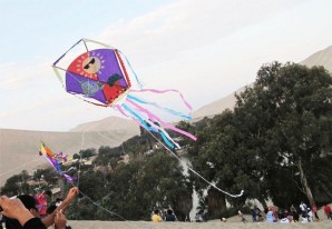 El pasatiempo lúdico de volar cometas desaparece irremediablemente en Ica El pasatiempo lúdico de volar cometas desaparece irremediablemente en Ica