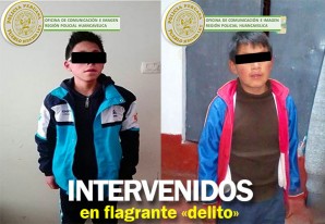 En vez de ir a clases se iba a las cabinas de internet y el otro andaba borracho en la calle En vez de ir a clases se iba a las cabinas de internet y el otro andaba borracho en la calle