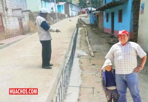 Un morador de Huachos nos informa sobre el cementado de la calle Libertad Un morador de Huachos nos informa sobre el cementado de la calle Libertad