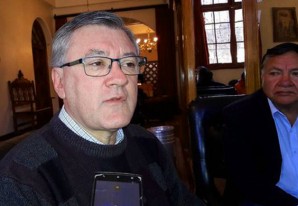 De paso por Huancavelica el ministro de Trabajo se franquea De paso por Huancavelica el ministro de Trabajo se franquea