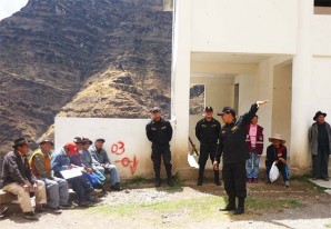 PNP y comuneros chupamarquinos juntos para prevenir la caza furtiva de animales protegidos PNP y comuneros chupamarquinos juntos para prevenir la caza furtiva de animales protegidos