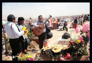Día de los Muertos: Cientos de familias acuden a los cementerios en todo el Perú Día de los Muertos: Cientos de familias acuden a los cementerios en todo el Perú