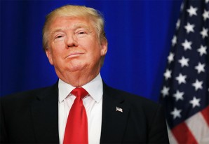 Al candidato presidencial Donald Trump le agarraron con la bragueta abierta - VIDEO Al candidato presidencial Donald Trump le agarraron con la bragueta abierta - VIDEO