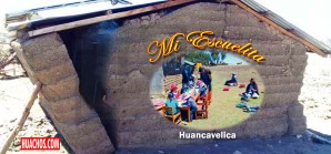 Niñas y niños estudian a la intemperie porque la pared de su escuelita colapsa Niñas y niños estudian a la intemperie porque la pared de su escuelita colapsa
