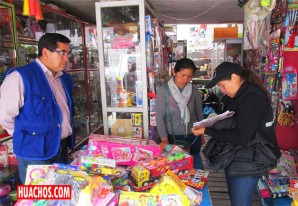 DIRESA Huancavelica inspecciona a las tiendas pero a los políticos, no DIRESA Huancavelica inspecciona a las tiendas pero a los políticos, no