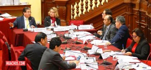 Se avanza lentamente, pero todavia hay muchos huecos por donde hay fuga de agua Se avanza lentamente, pero todavia hay muchos huecos por donde hay fuga de agua