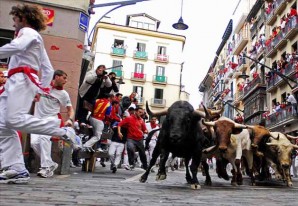 Quinto encierro de San Fermín 2015 peligroso, accidentado e insólito Quinto encierro de San Fermín 2015 peligroso, accidentado e insólito