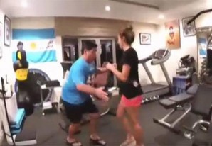 Otra buena de 'El Pibe de Oro' demostrando su arte bailando cumbia - VIDEO Otra buena de 'El Pibe de Oro' demostrando su arte bailando cumbia - VIDEO