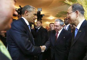 Cumbre de las Américas. Obama y Castro, un saludo histórico Cumbre de las Américas. Obama y Castro, un saludo histórico