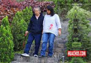Peligro de fuga, no tiene arraigo familiar ni laboral en Perú además 2 de sus 4 hijos viven en Japón Peligro de fuga, no tiene arraigo familiar ni laboral en Perú además 2 de sus 4 hijos viven en Japón
