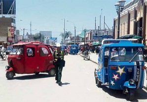 Fiscal libera a choferes agresores de policías de tránsito en Chincha Fiscal libera a choferes agresores de policías de tránsito en Chincha