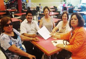 Reunión de trabajo entre el flamante alcalde de Huachos y el Comité de Damas Huachinas Reunión de trabajo entre el flamante alcalde de Huachos y el Comité de Damas Huachinas