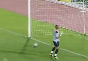 EL GOL MAS TONTO DEL MUNDO EL GOL MAS TONTO DEL MUNDO