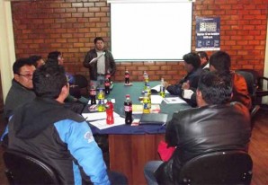 Para ofrecer agua de calidad, capacitan a autoridades municipales tomando agua gaseosa Para ofrecer agua de calidad, capacitan a autoridades municipales tomando agua gaseosa