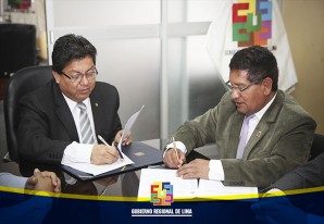 Juan Chong y Glodoaldo Álvarez decididos a realizar la carretera Huancavelica-Tipicocha-Cañete Juan Chong y Glodoaldo Álvarez decididos a realizar la carretera Huancavelica-Tipicocha-Cañete