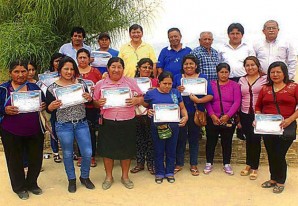 El popular balneario de Paracas 'agarra al toro por los cachos' y formaliza la actividad económica El popular balneario de Paracas 'agarra al toro por los cachos' y formaliza la actividad económica