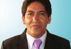 NUEVO ALCALDE EN HUACHOS NUEVO ALCALDE EN HUACHOS