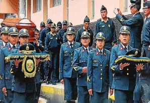 PNP Región Huancavelica de duelo, mueren 2 de los suyos - VIDEOS PNP Región Huancavelica de duelo, mueren 2 de los suyos - VIDEOS